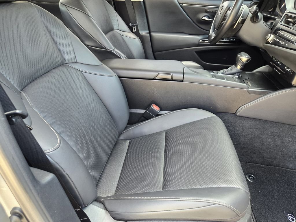 Used 2022 Silver Lexus 350 image 9