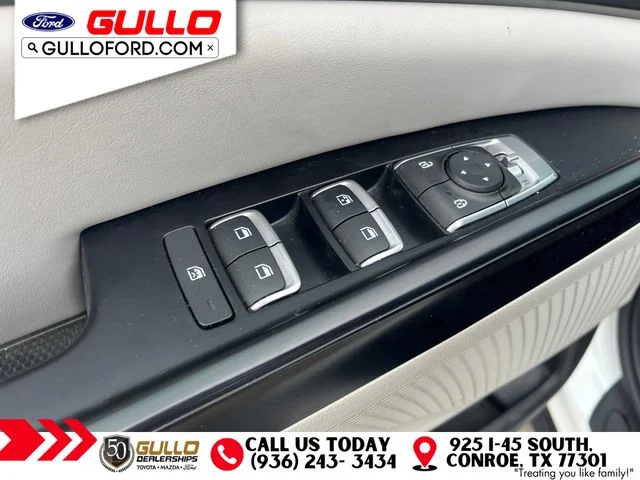 Used 2023 Snow White Pearl Kia LX Seat Package image 20