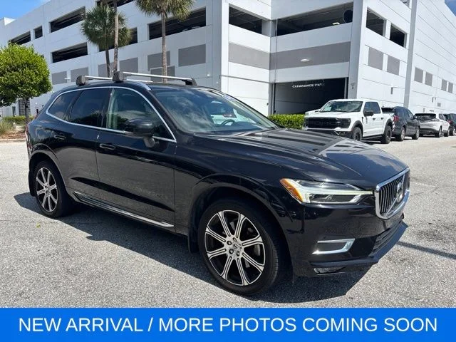Used 2020 Onyx Black Metallic Volvo T6 Inscription image 1