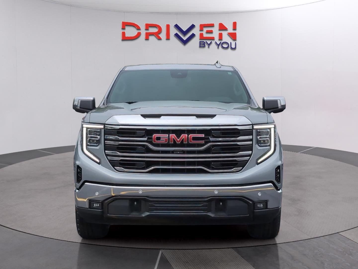 Used 2024 Sterling Metallic GMC SLT image 8