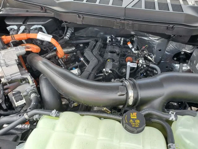 2025 Ford F-150 XLT - Photo 35