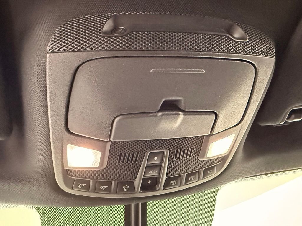 Used 2019 White Ford Limited image 30