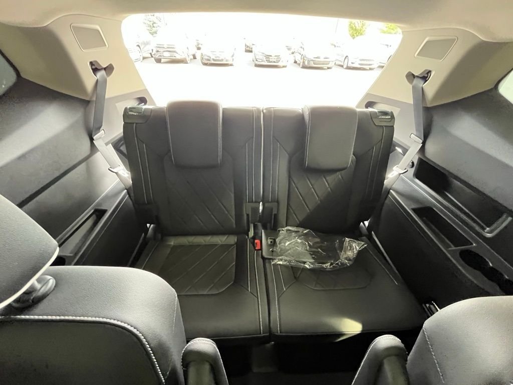 New 2026 White/off-white Volkswagen 2.0T SEL Premium R-Line image 28