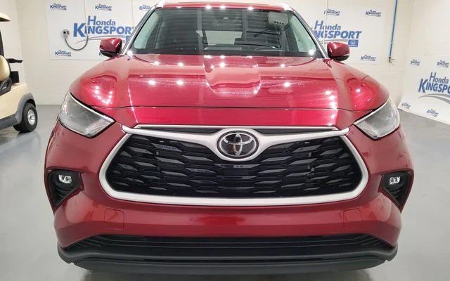 Used 2023 Red Toyota XLE image 7