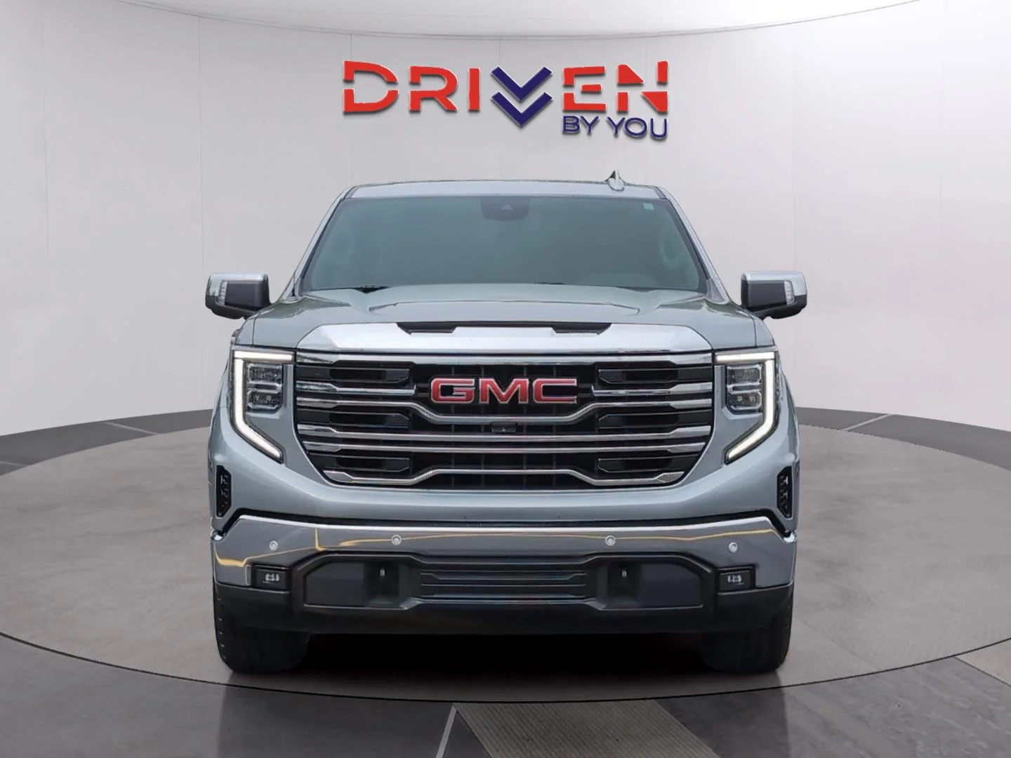 Used 2024 Sterling Metallic GMC SLT image 8