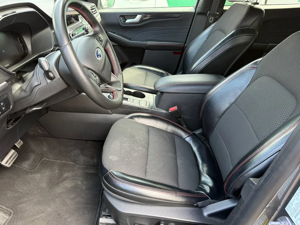 Used 2024 Gray Ford ST-Line image 13