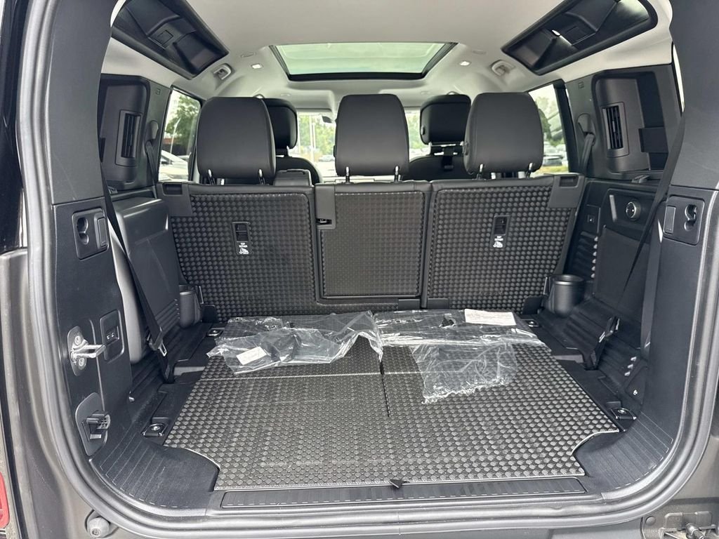 2025 Land Rover Defender S - Photo 15