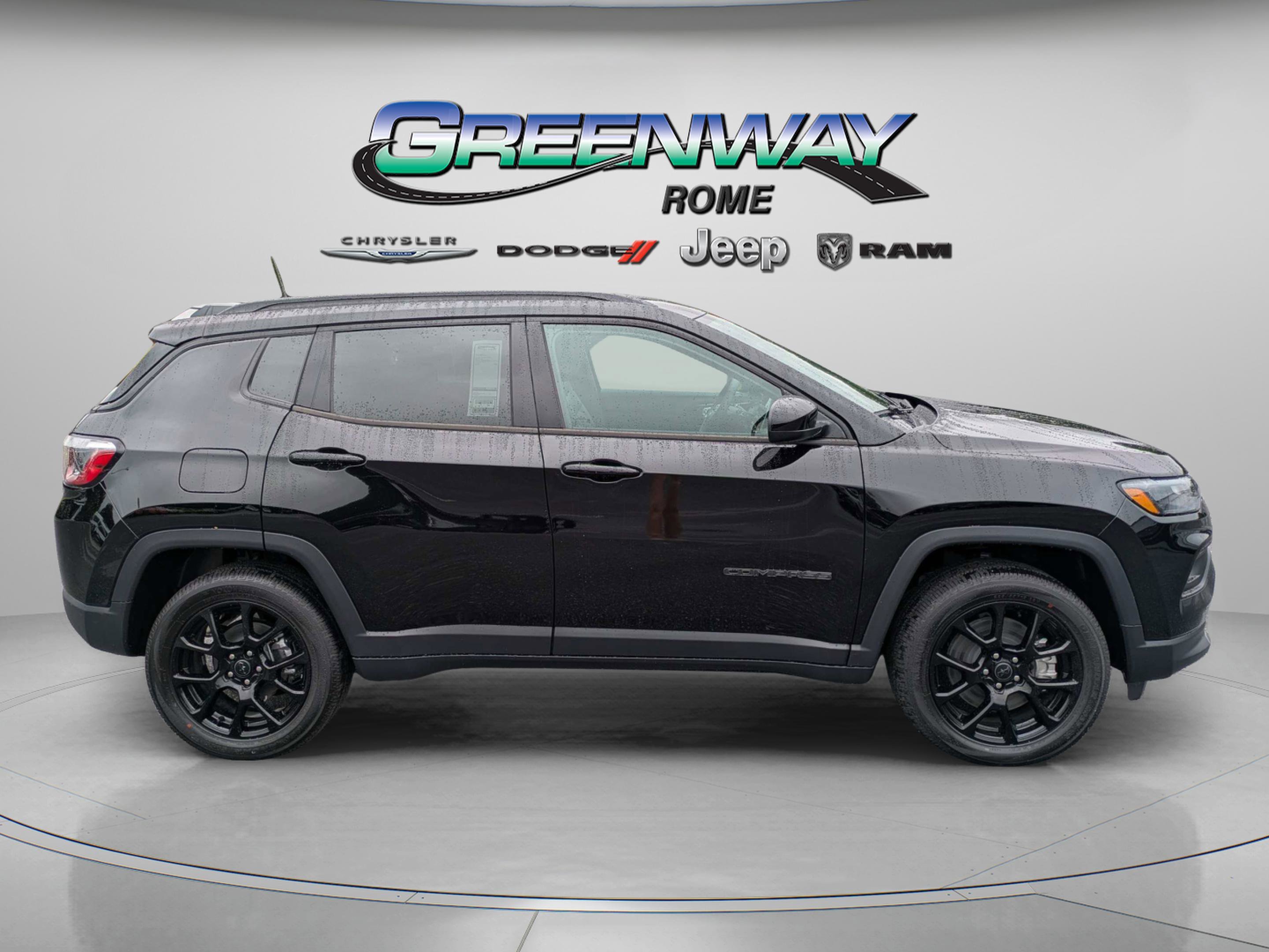New 2026 Diamond Black Crystal Pearlcoat Jeep Latitude Altitude image 8