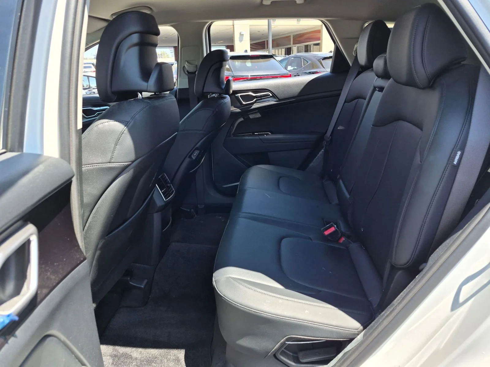 Used 2025 Snow White Pearl Kia EX image 16