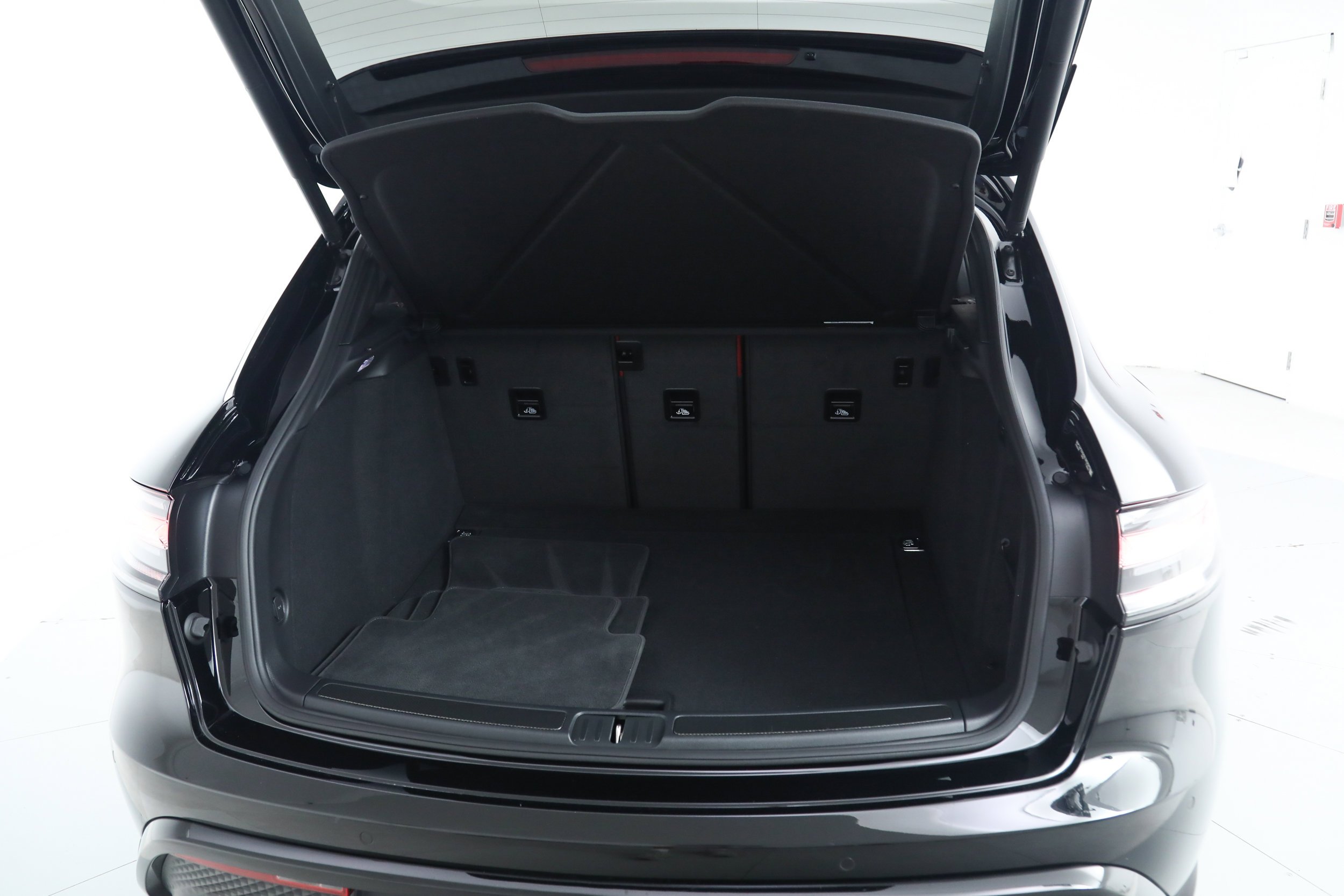 Used 2025 Black Porsche GTS AWD image 40