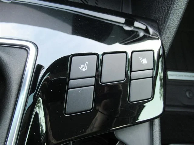 Used 2025 White Kia SX image 27