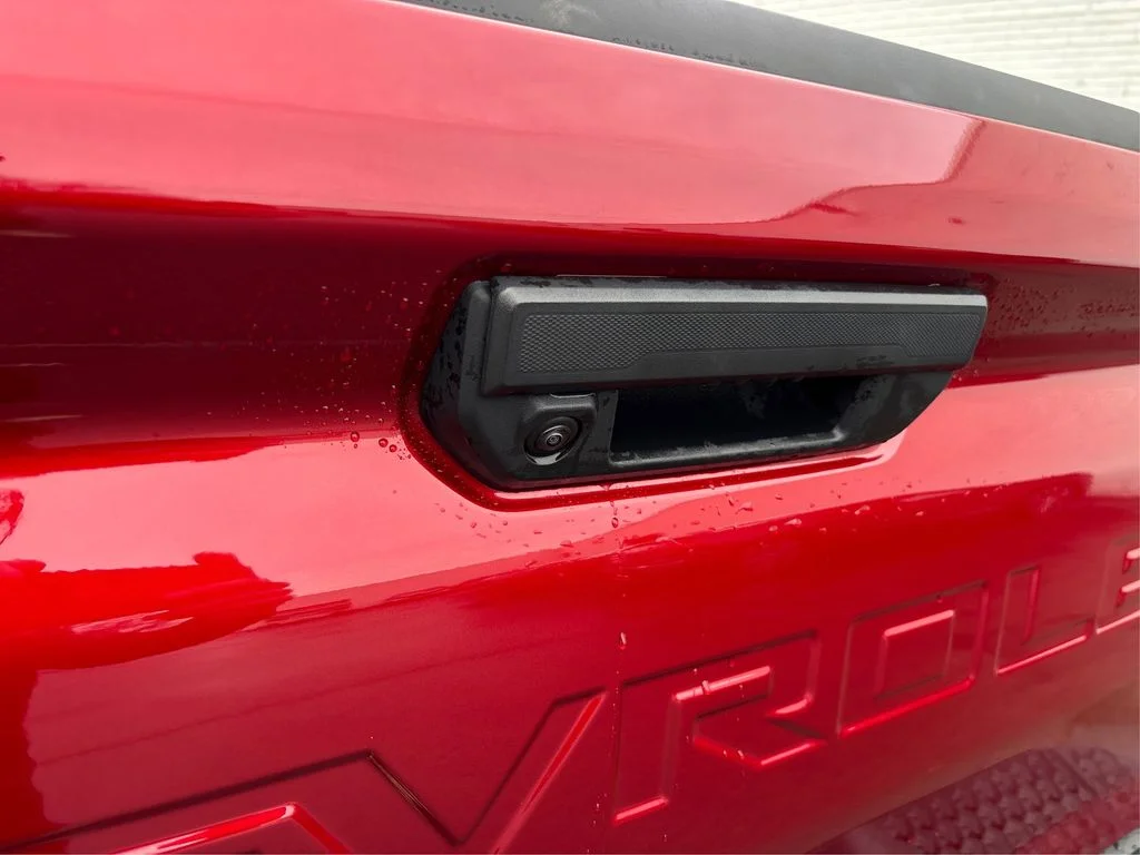 Used 2023 Red Chevrolet Z71 image 15