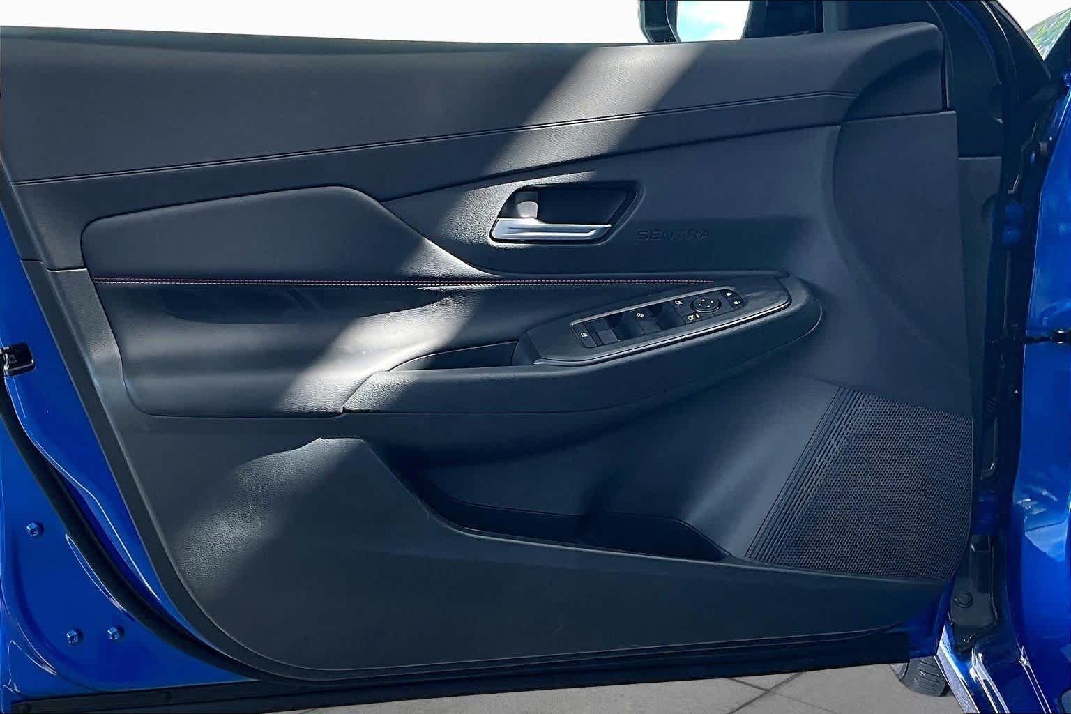 New 2026 Bluestone Pearl / Super Black Two-tone Nissan SR image 13