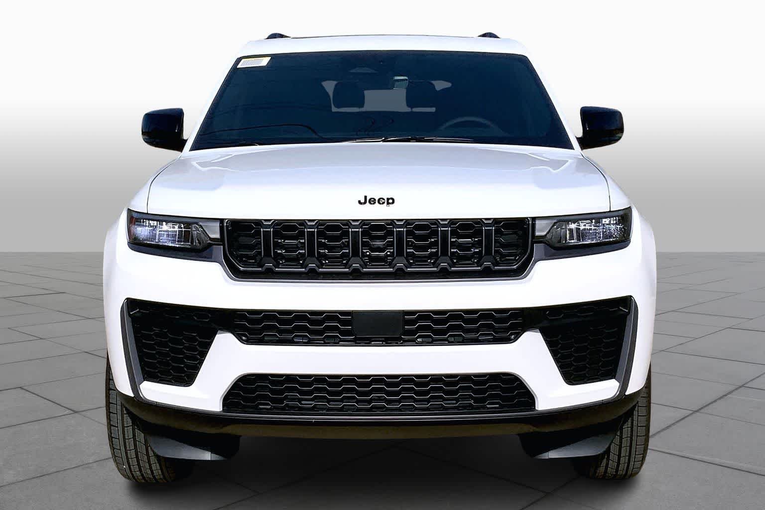 New 2026 Bright White Clear-Coat Exterior Paint Jeep Laredo Altitude image 3