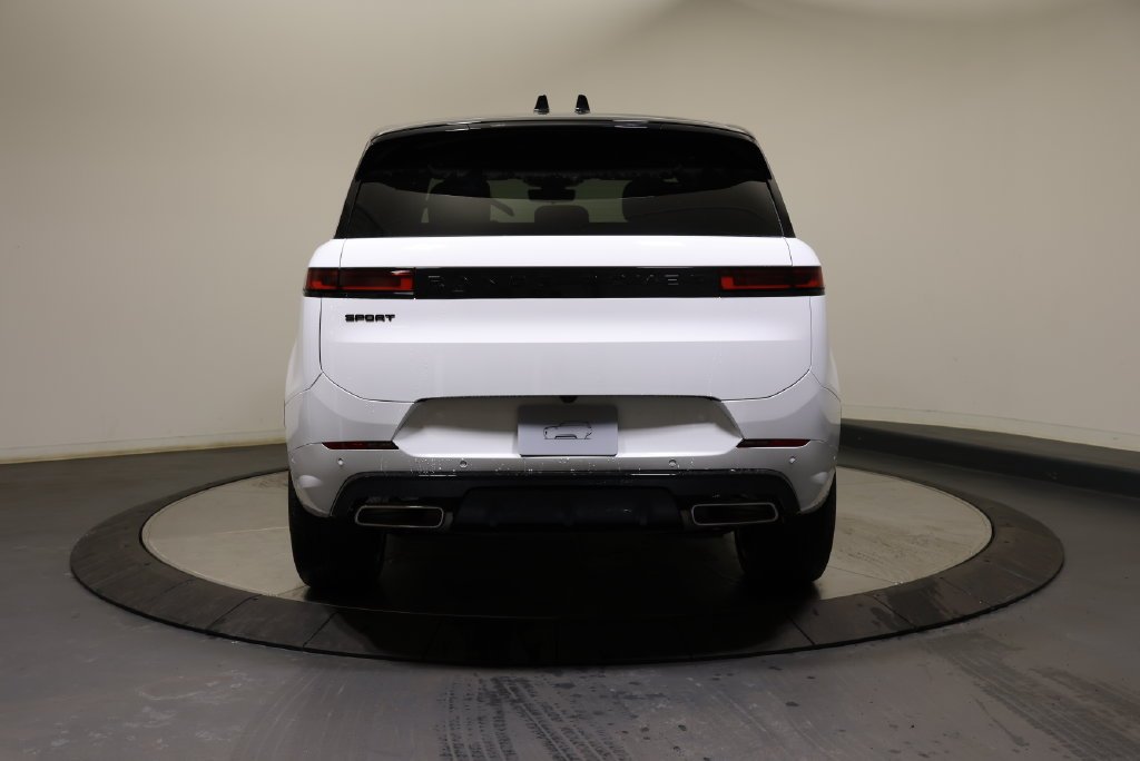 Certified Used 2026 Fuji White Land Rover Dynamic SE image 4