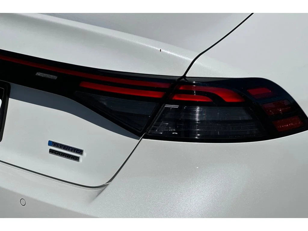 New 2026 Platinum White Pearl Honda Touring image 32