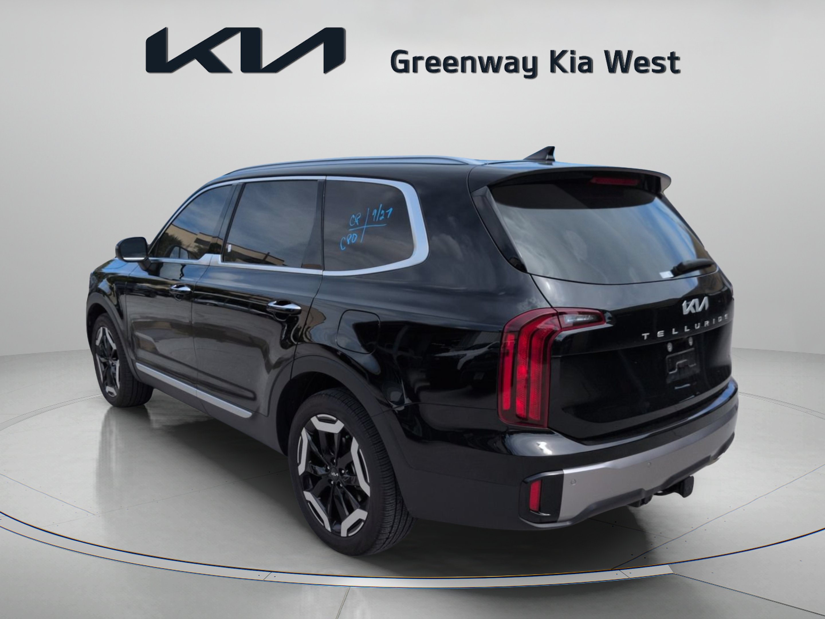 Certified Used 2025 Ebony Black Kia S image 6