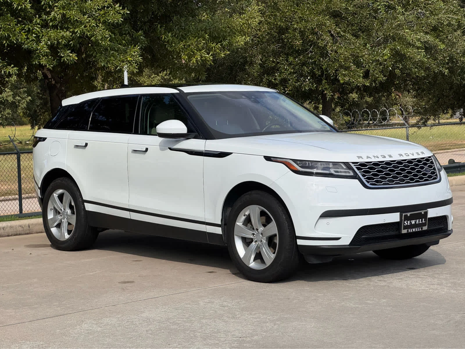 Used 2020 Fuji White Land Rover S image 3