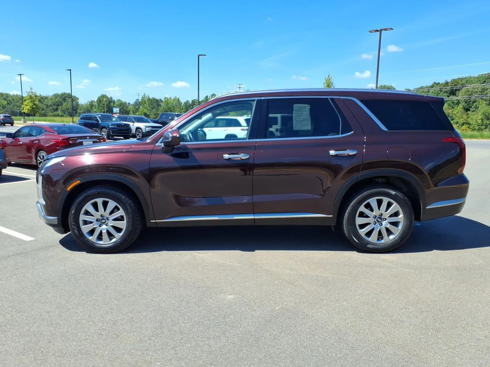 Used 2024 Sierra Burgundy Hyundai SEL 7P image 3