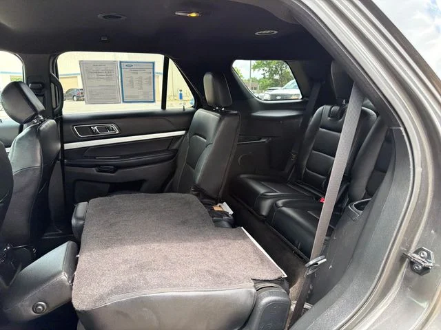 Used 2017 Gray Ford XLT image 24