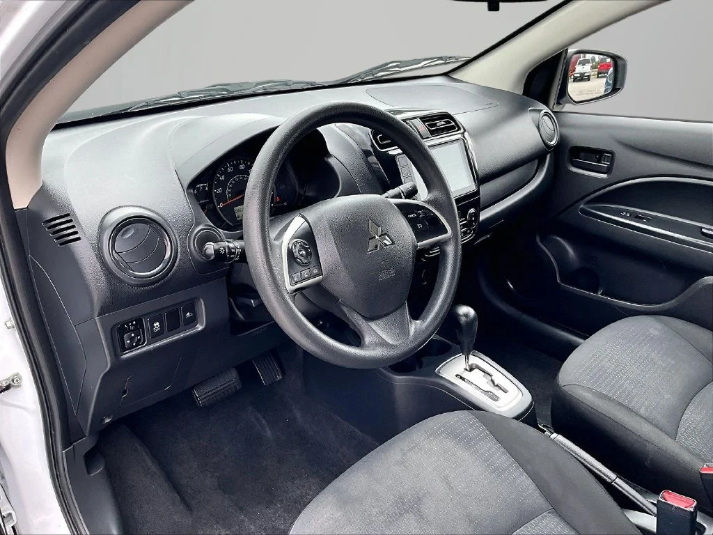 Used 2024 Red Mitsubishi ES image 15