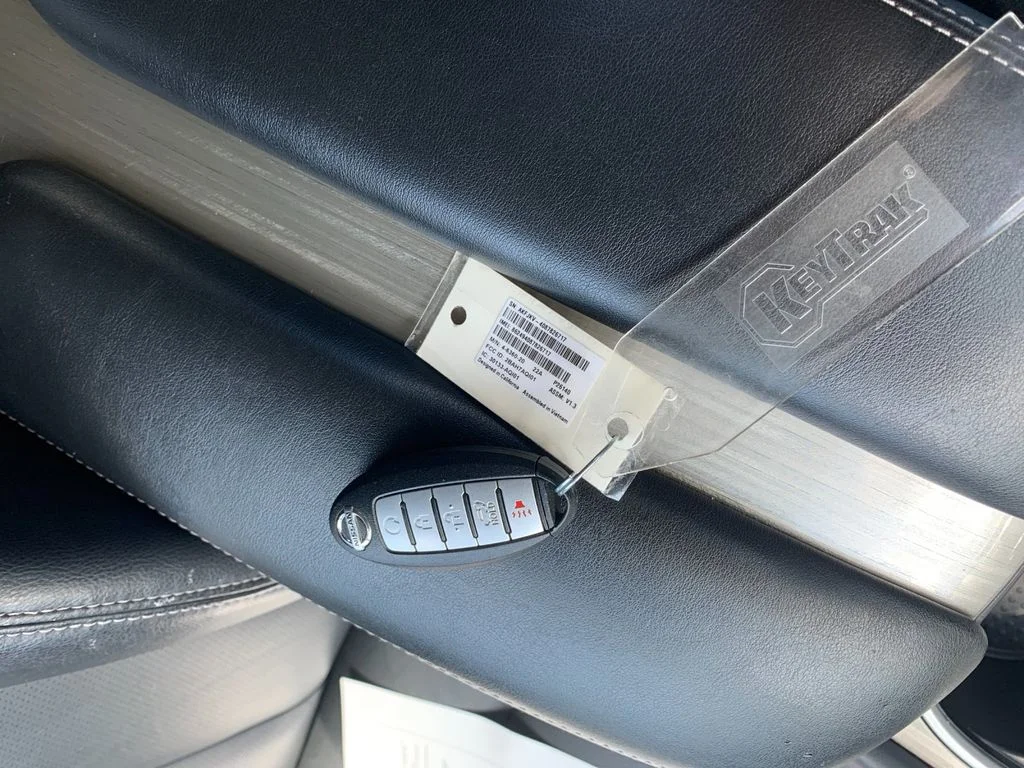 Used 2018 Gray Nissan SL image 9