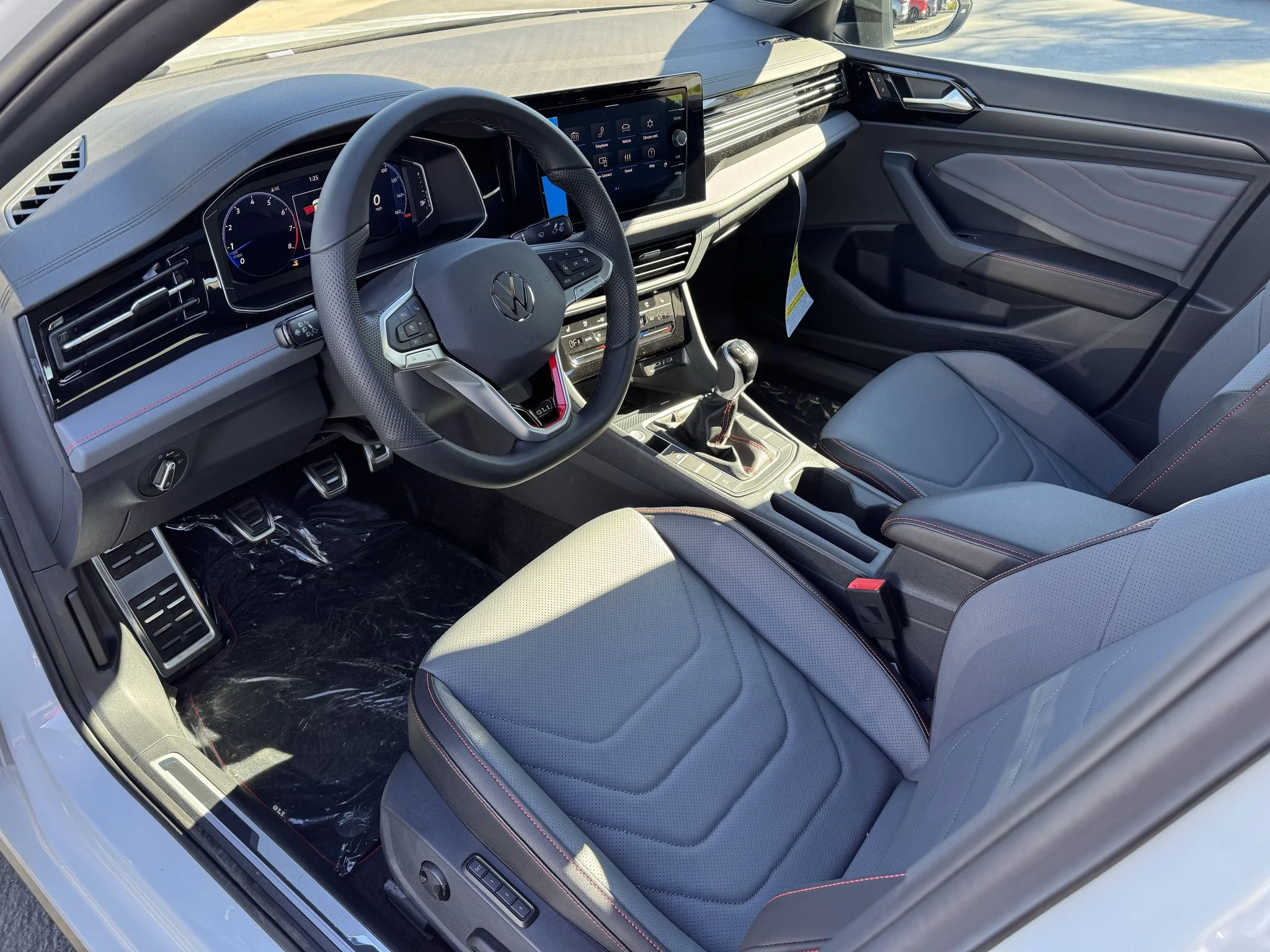 New 2026 Pure White w/Deep Black Roof Volkswagen Autobahn image 16