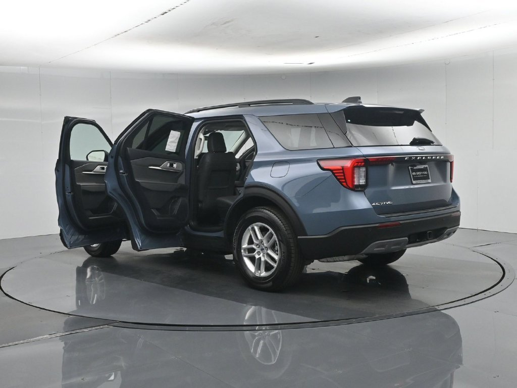 New 2026 Vapor Blue Metallic Ford Active image 33