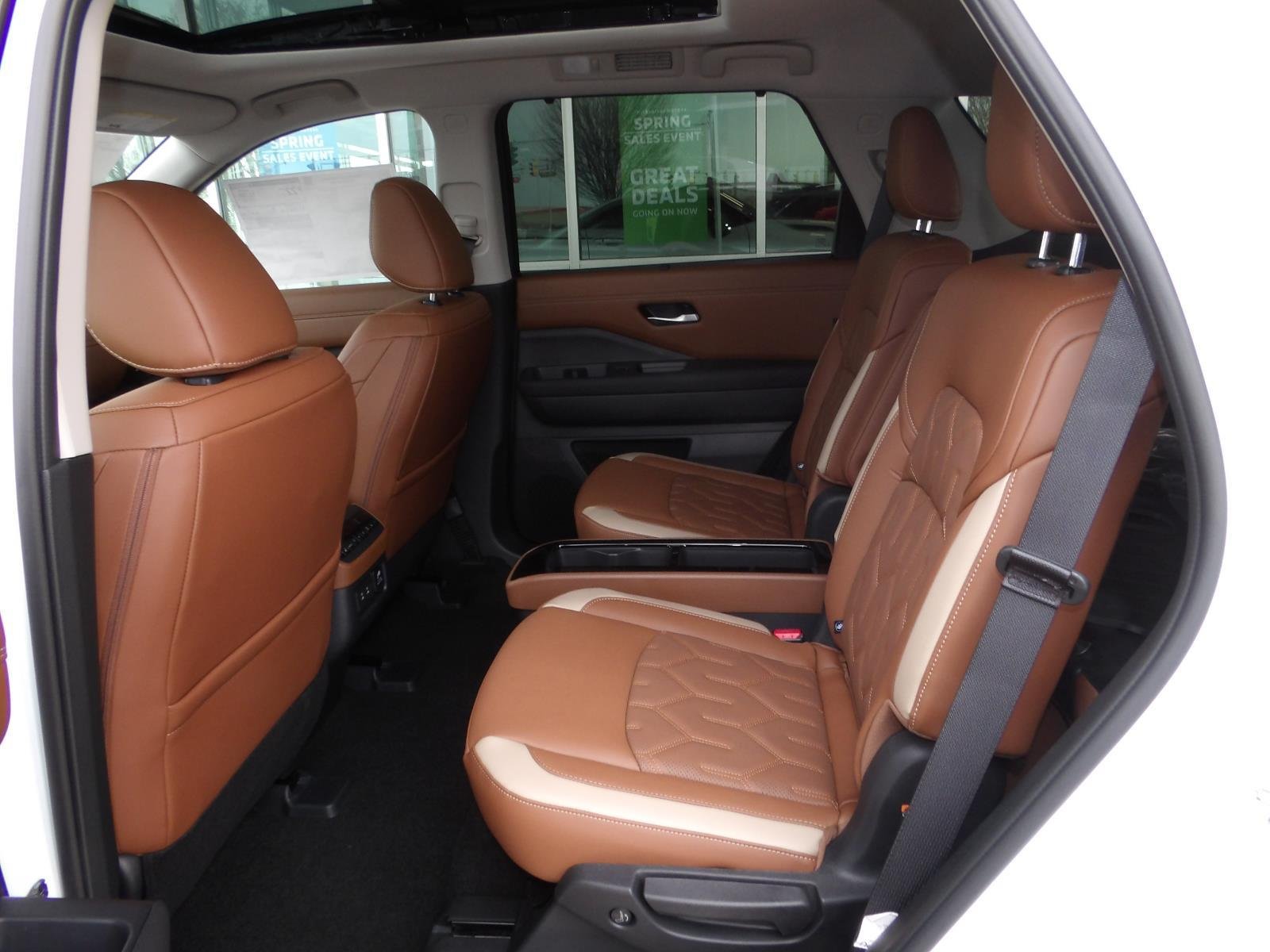 New 2026 Everest White Pearl TriCoat Nissan Platinum image 18