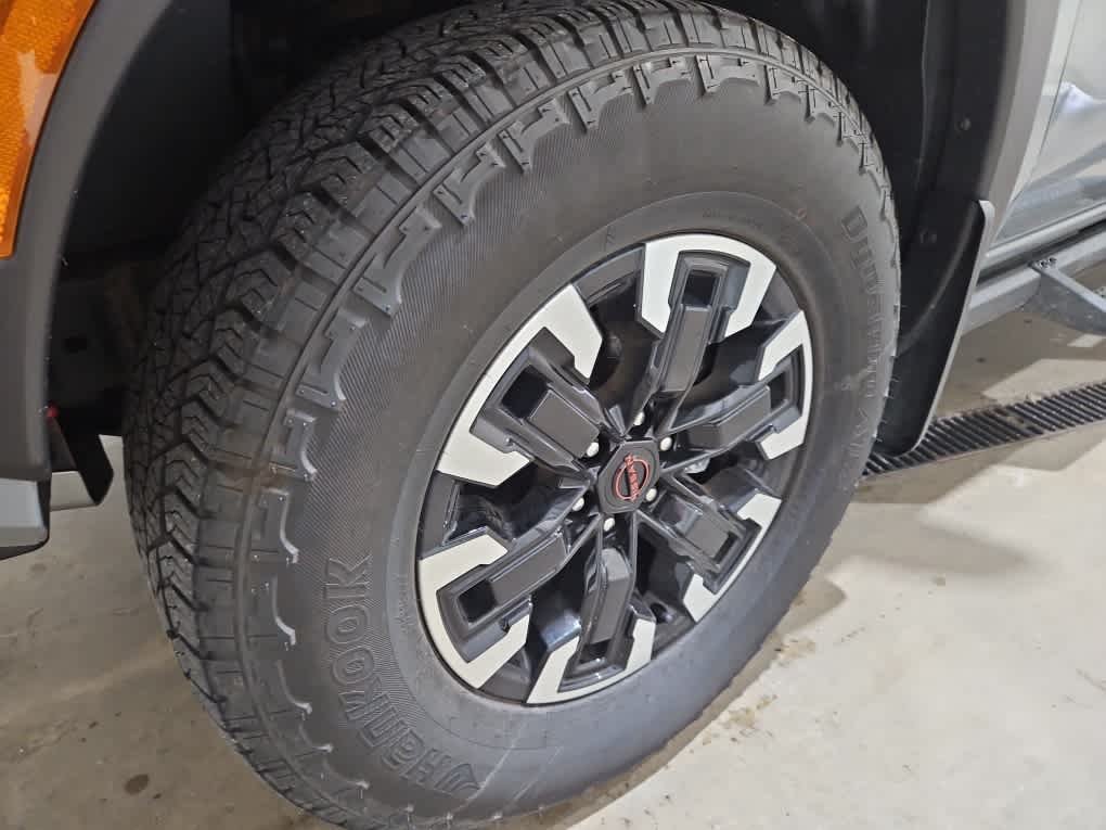 Used 2023 Boulder Gray Pearl Nissan PRO-4X image 8