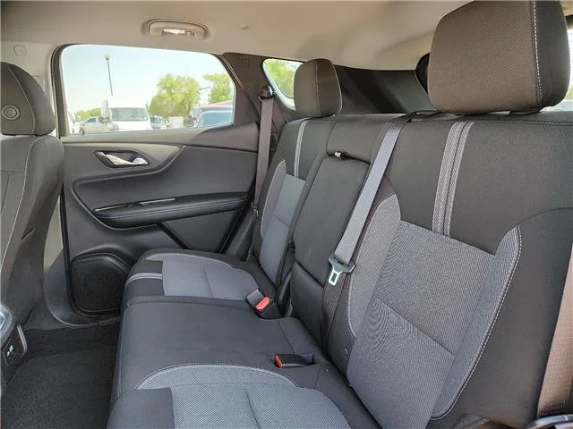 Used 2025 Black Chevrolet LT w/2LT Front-Wheel Drive image 9