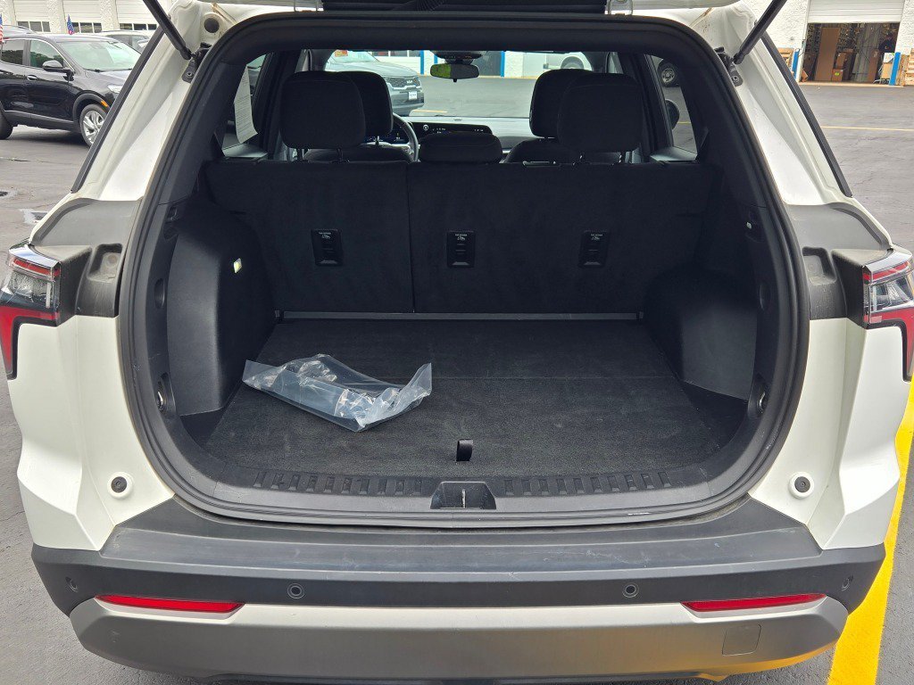 2025 Chevrolet Equinox LT - Photo 12