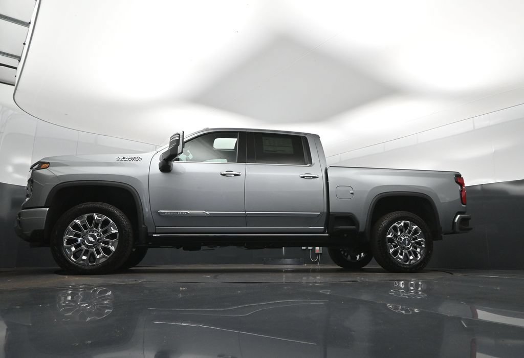 New 2026 Sterling Gray Metallic Chevrolet High Country image 40
