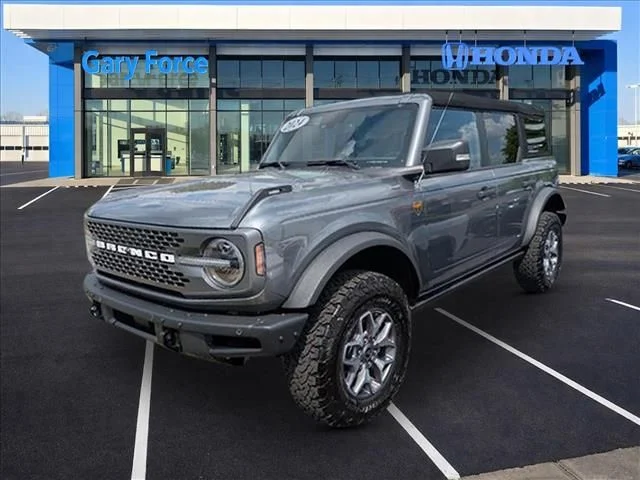 Used 2024 Gray Metallic Ford Badlands image 3
