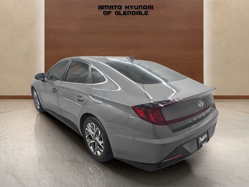 Used 2023 Gray Hyundai SEL image 4