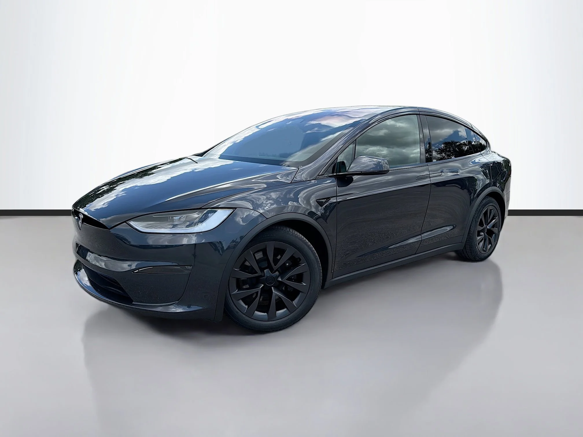 2024 Tesla Model X Long Range's photo