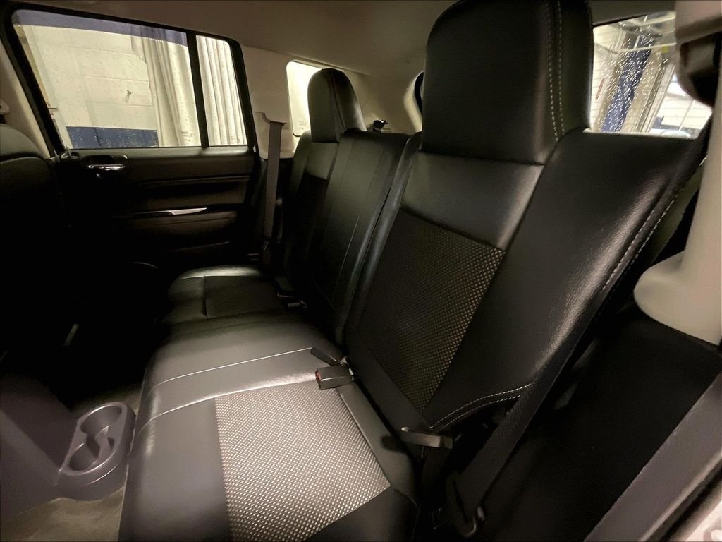 Used 2017 White Jeep Latitude image 14