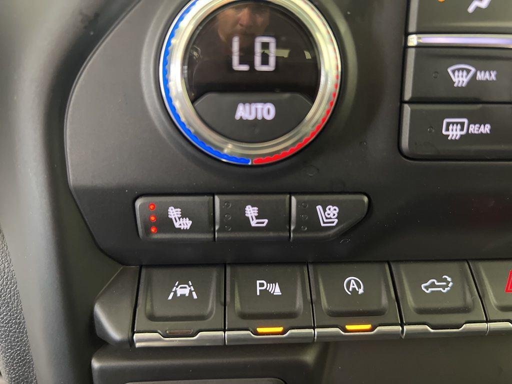 Used 2019 Onyx Black GMC SLT image 21