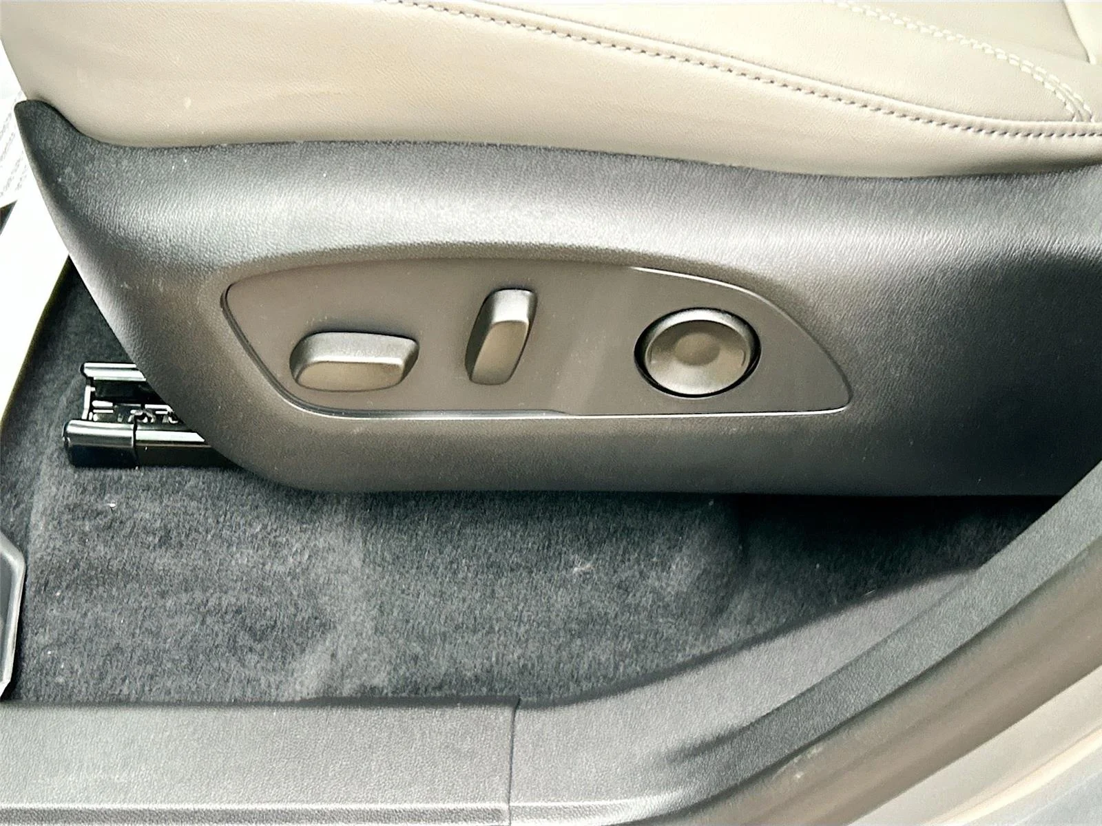 2026 GMC Acadia Elevation - Photo 23