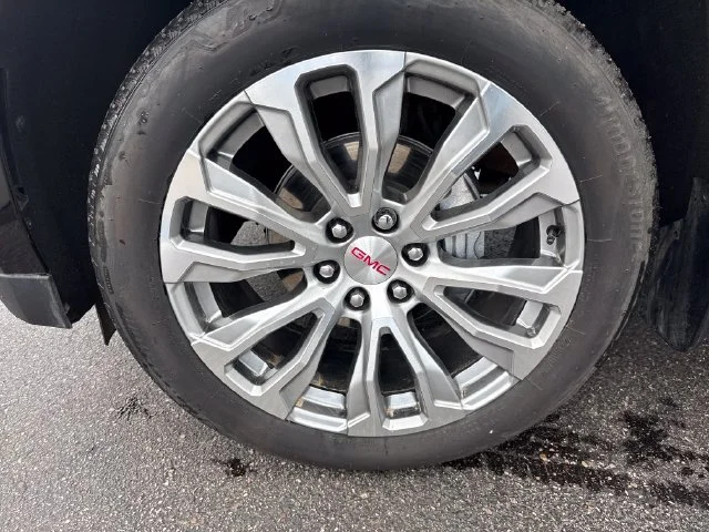 Used 2023 ONYX BLACK GMC Denali image 32