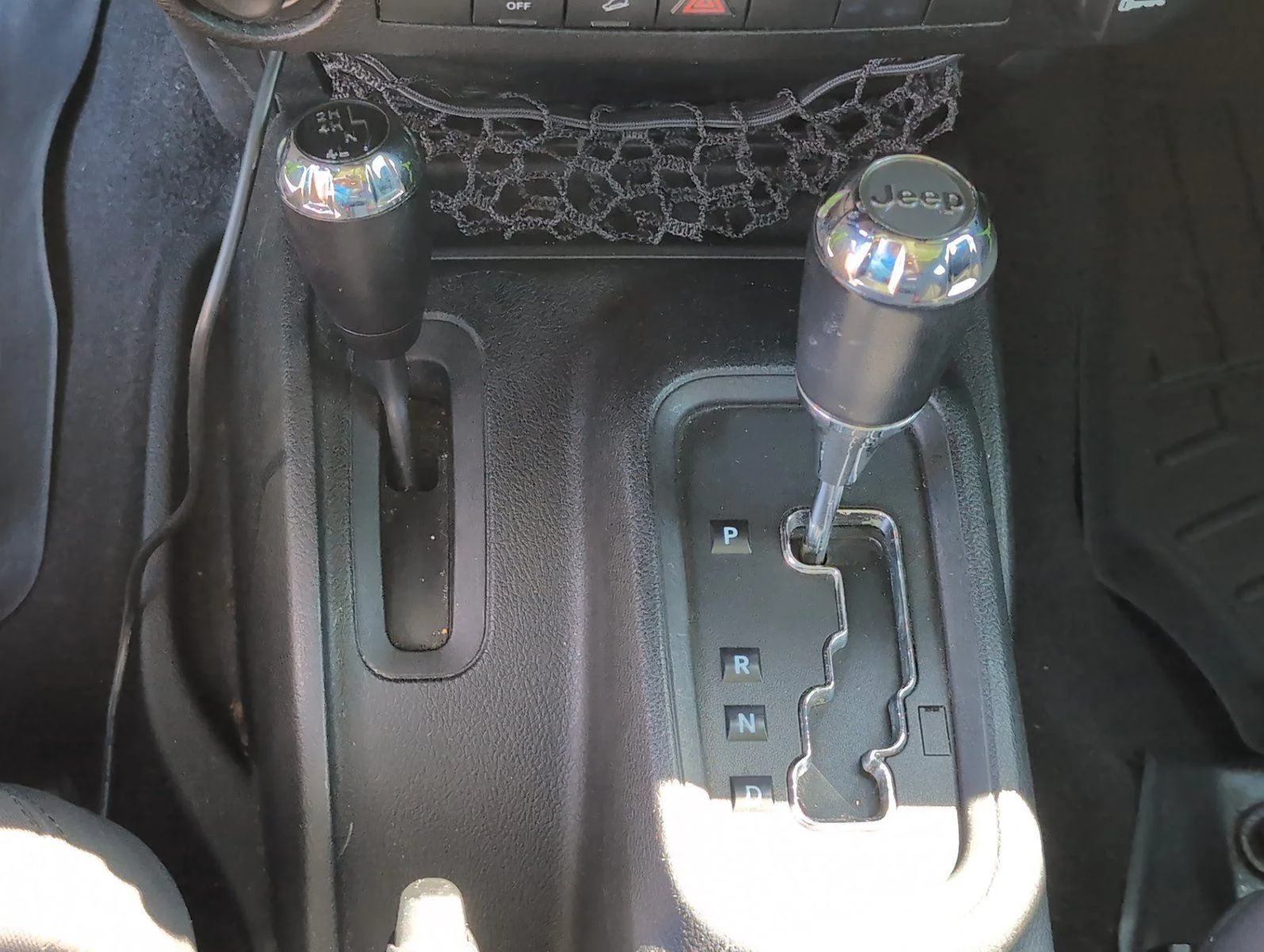 Used 2013 Gecko Pearl Jeep Sport image 25