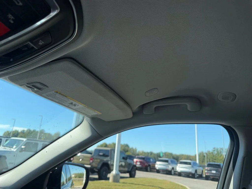 Used 2022 Gray Jeep Limited image 15