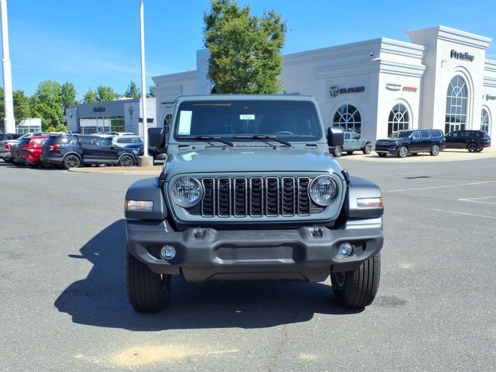 New 2025 Anvil Clear-Coat Exterior Paint Jeep Sport S image 2
