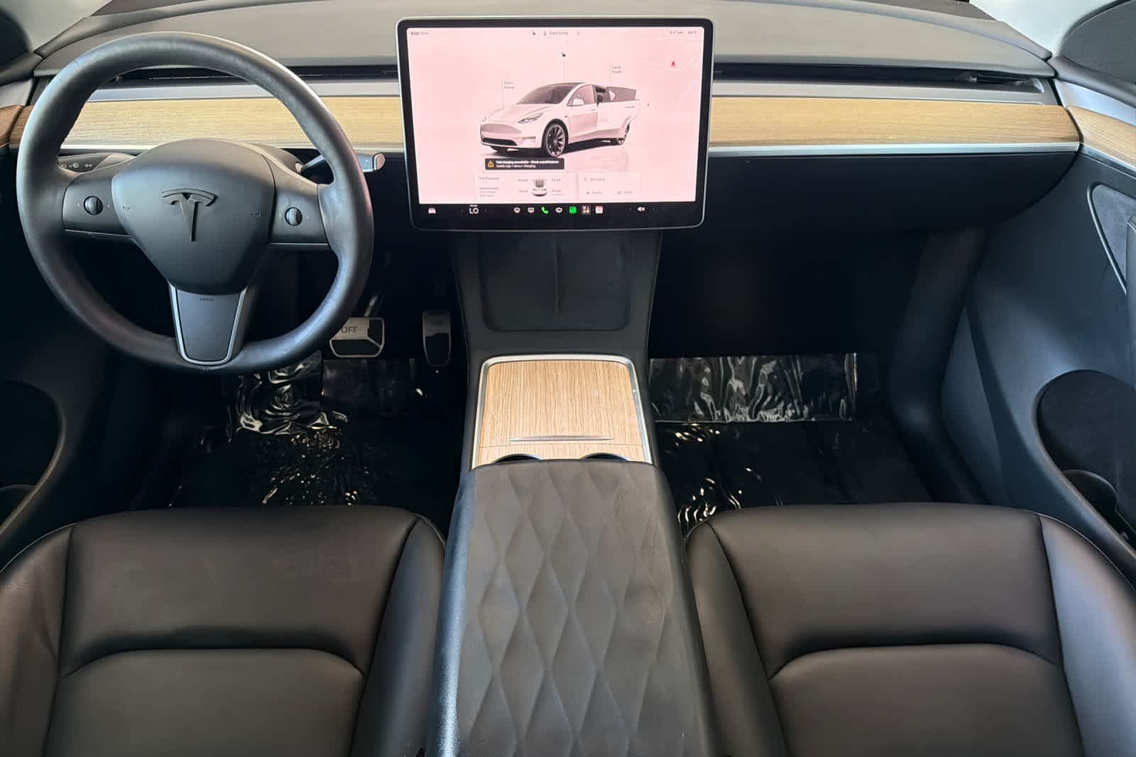 Used 2023 White Tesla  image 3