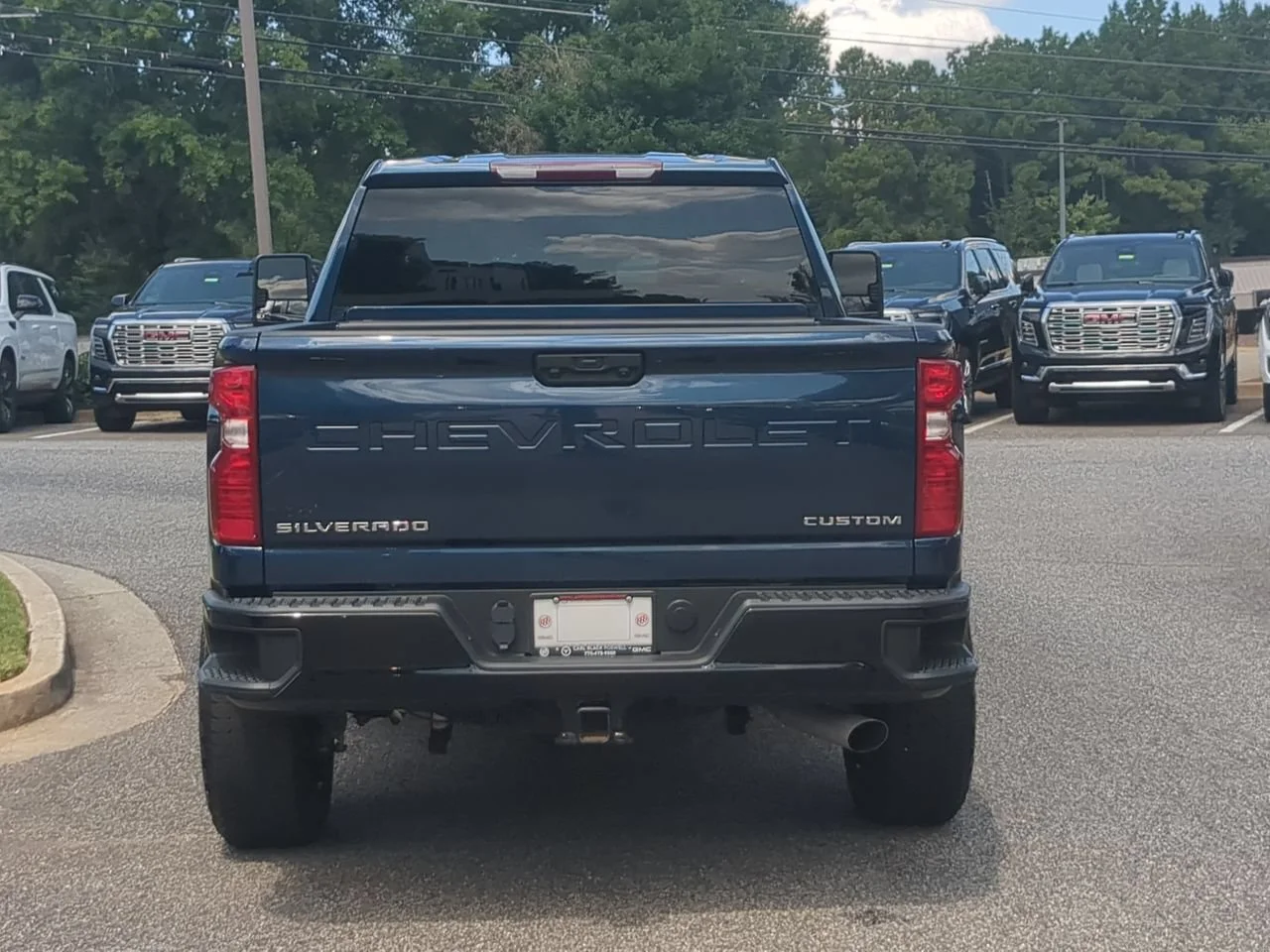 Used 2022 Northsky Blue Metallic Chevrolet Custom image 7