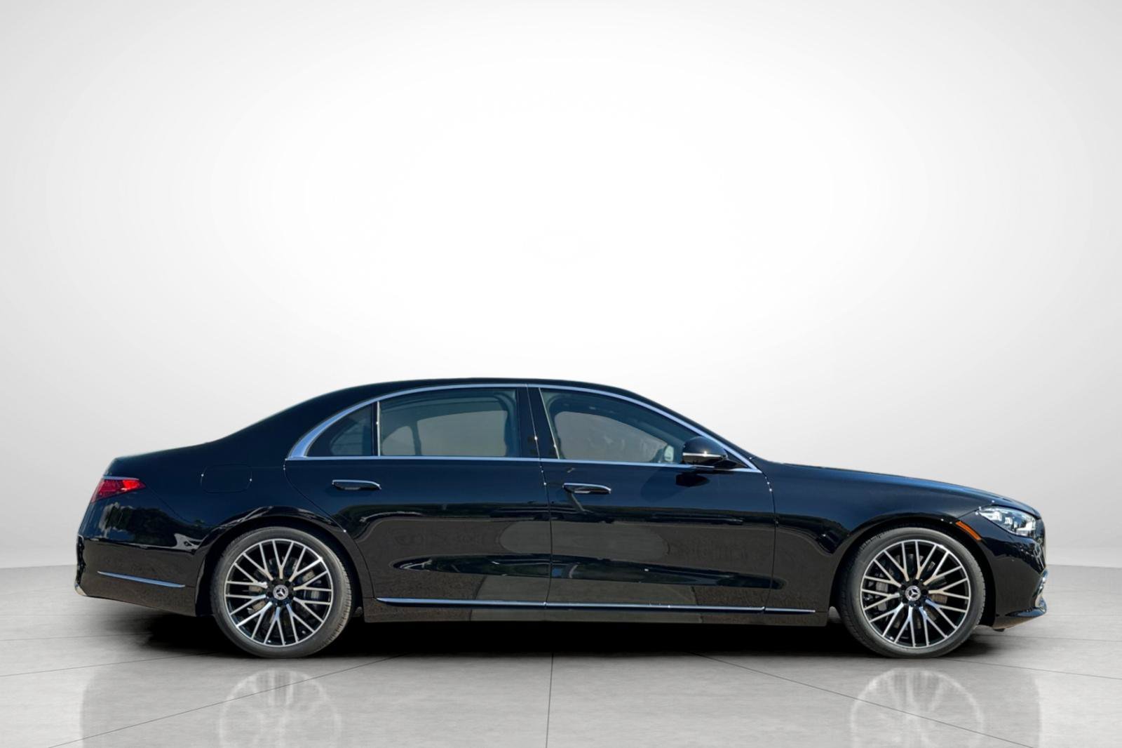 Certified Used 2026 Black Mercedes-Benz S 580 image 33