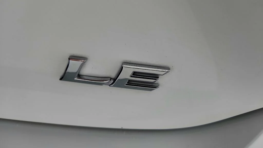 Used 2025 White Toyota LE image 22