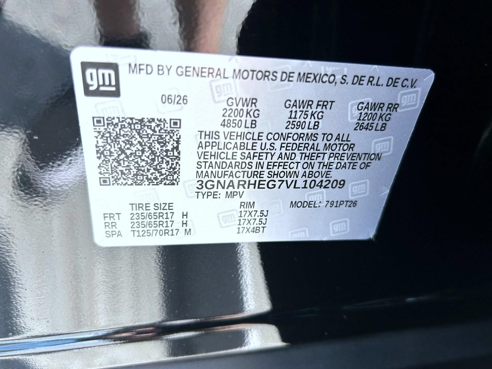 New 2027 Mosaic Black Metallic Chevrolet LT image 25