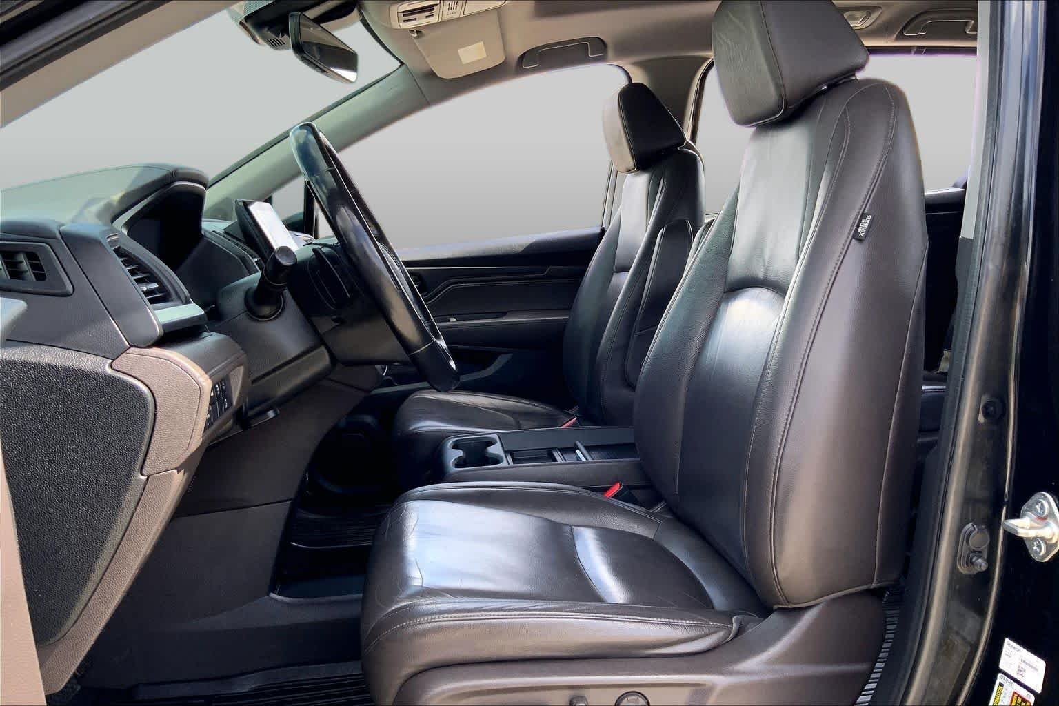 Used 2018 Crystal Black Pearl Honda EX-L image 8