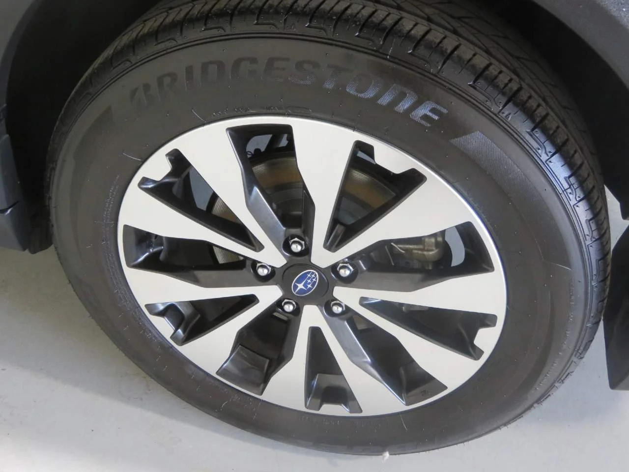 Used 2017 Tungsten Metallic Subaru 3.6R Limited image 9